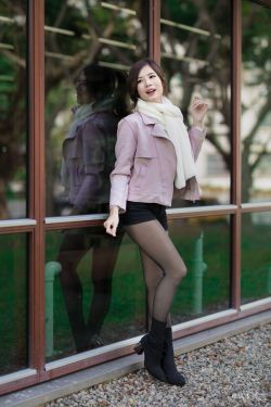 宅男丝袜美足美女视频